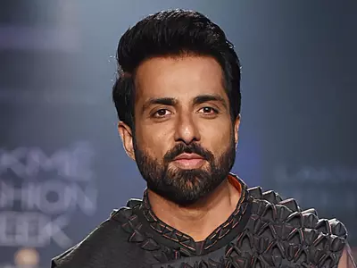Sonu Sood Appeals To Health Ministry To Lower COVID-19 Vaccination Eligibility Age To 25 Years