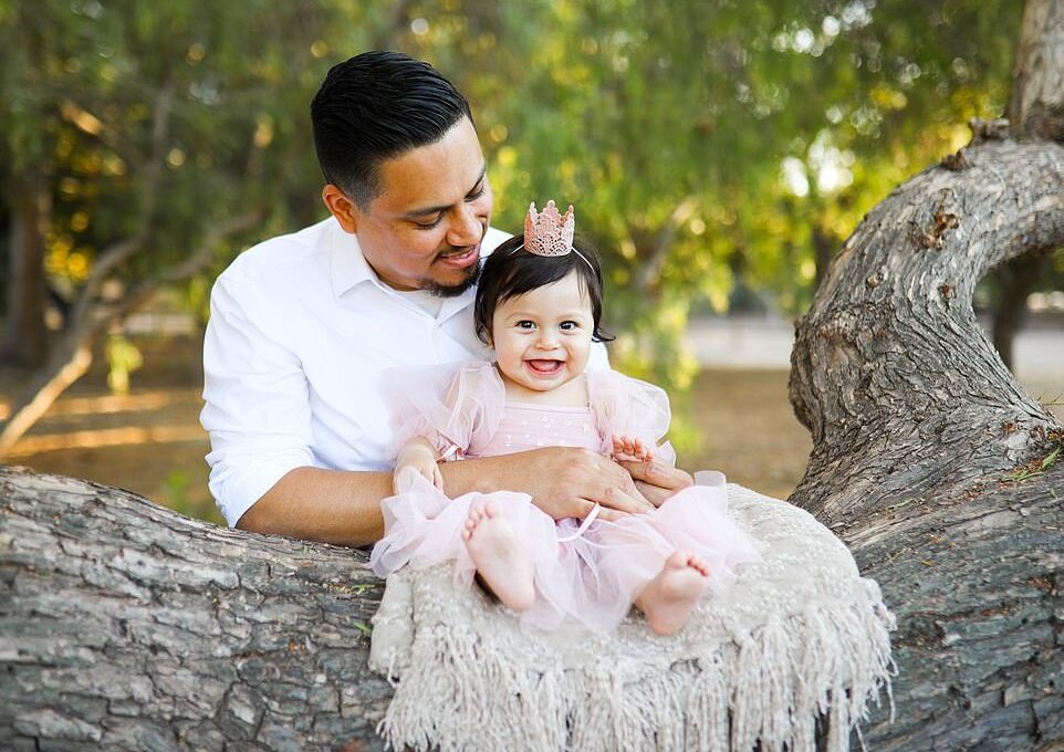 Man Recreates Maternity Pictures He Took With His Late Wife