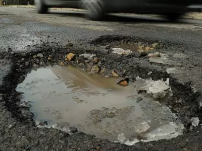 potholes self healing roads