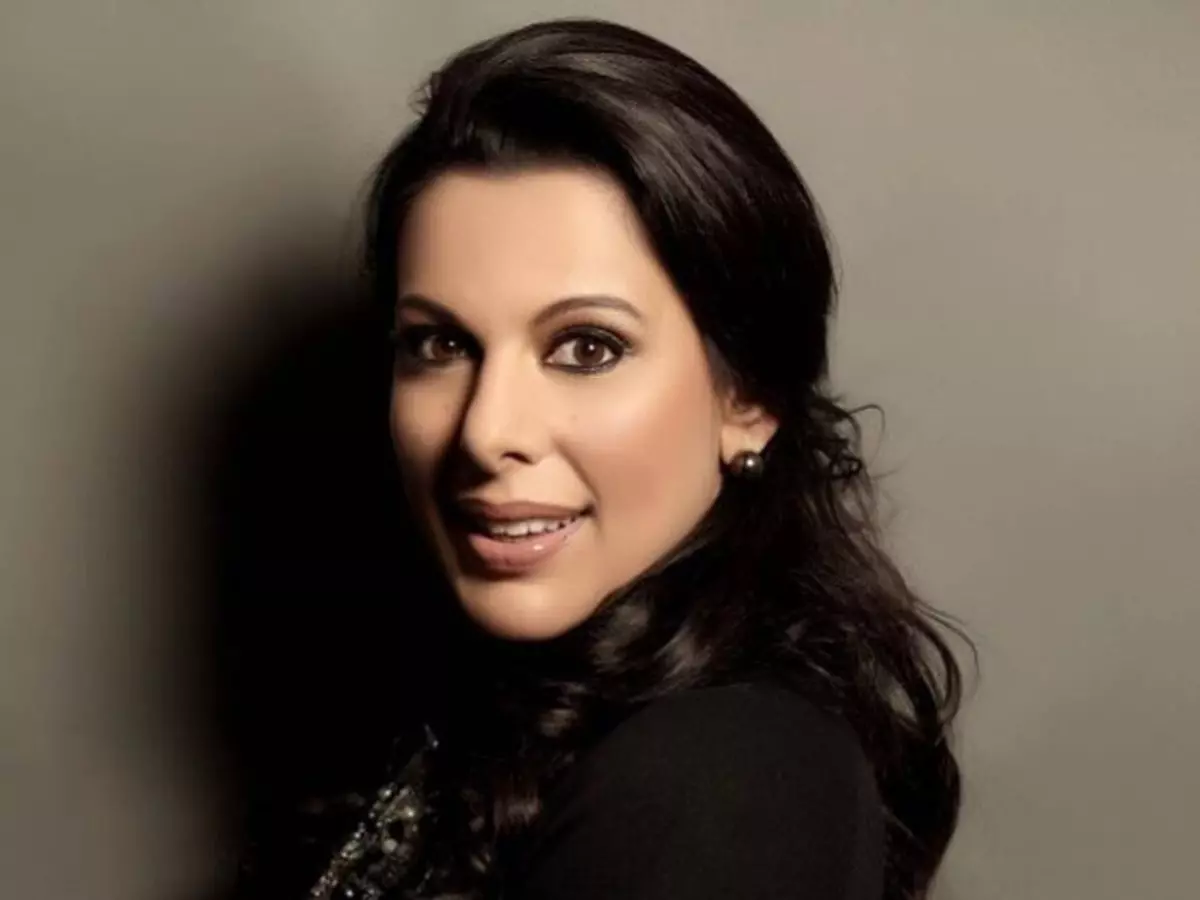 Pooja Bedi Says 'Vaccinating The Whole World' Is 'Illogical And Sinister', Gets Trolled Again Pooja Bedi Says 'Vaccinating The Whole World' Is 'Illogical And Sinister', Gets Trolled Again