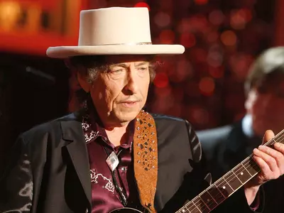 Bob Dylan Sued For Allegedly Sexually Abusing  A 12 Year Old Girl In The 1960’s