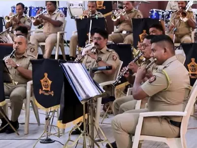 The Mumbai Police paid tribute to musician Monty Norman and recreated the iconic James Bond tune. The video has gone viral.