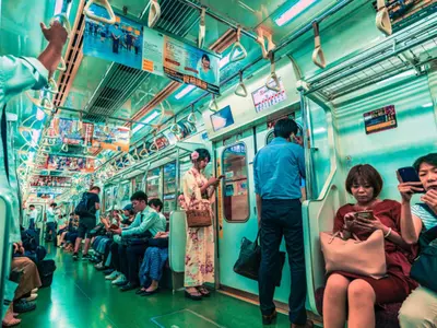 tokyo-train