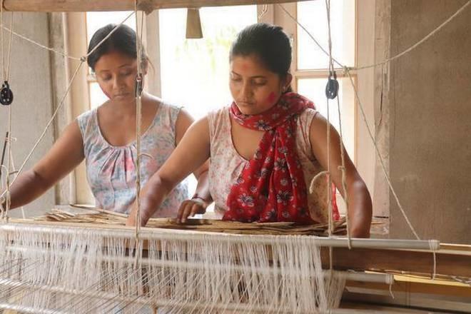 6 Assam girls make sustainable yoga mat