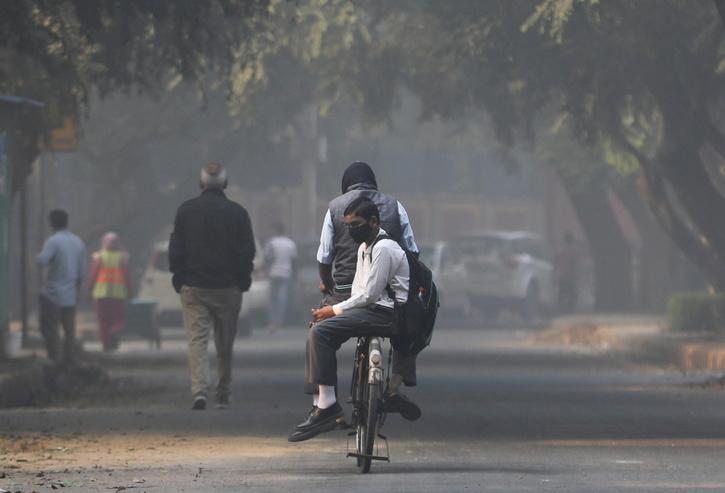 Schools In Noida Switch To Online Classes As Air Pollution Worsens, Delhi Yet To Take A Call