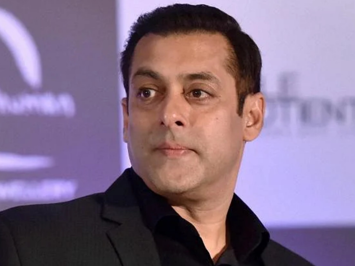 Salman Khan Makes Friends With Snake, Mika Singh Gatecrashes A Wedding ...