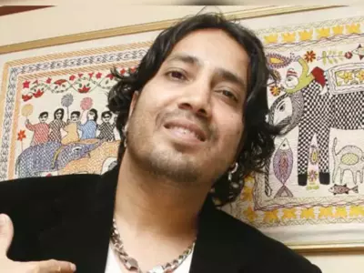 Mika Singh with long hair