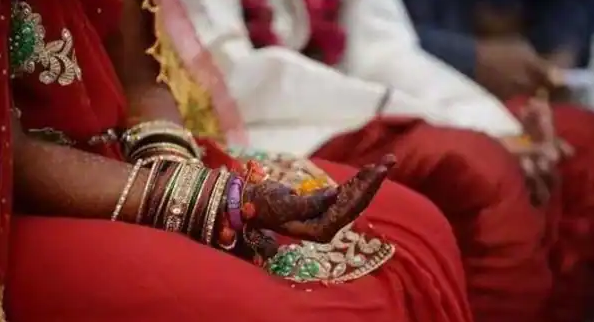 15 year old reaches police station to stop child marriage