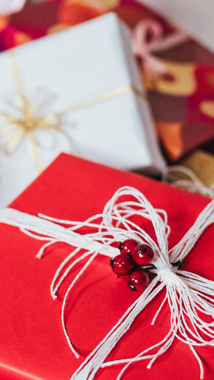 12 Secret Santa Gift Ideas for Co-workers in 2019 | The Muse
