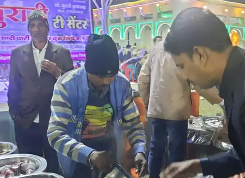 MP Tea seller buys mobile phone takes out procession