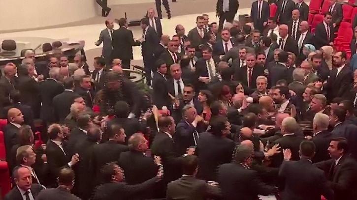 Brawl erups in Jordanian parliament 