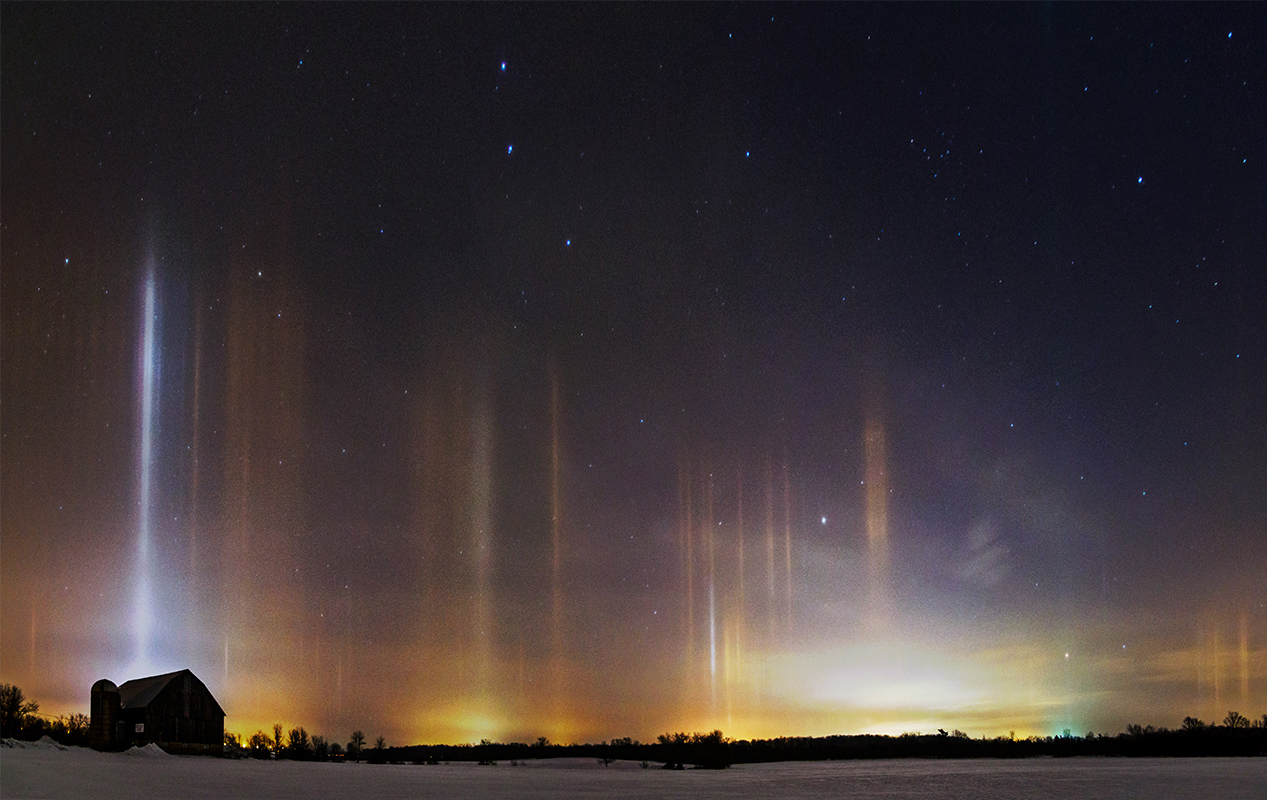 Stunning Light Pillars Illuminate The Sky In US' Nebraska