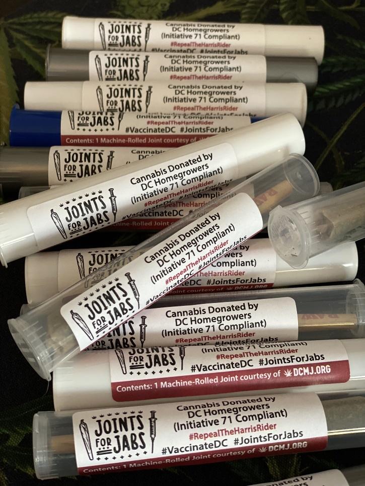 Activists in the United States have been handing out weed to people who have received the Covid vaccine.