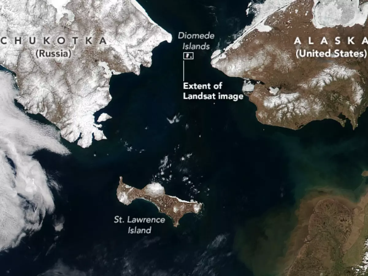 Islands Less Than 4 Km Apart Have 20-Hour Time Difference