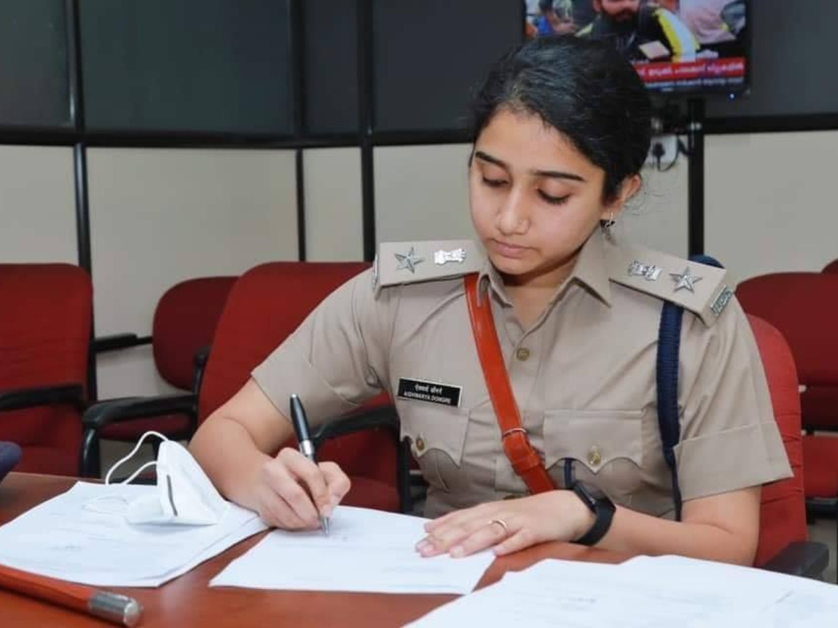 Ips officer cheap dress pic