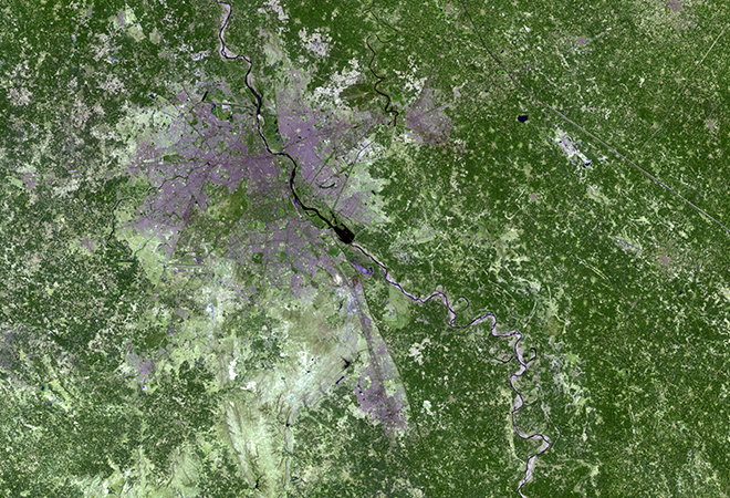 Urban expansion in New Delhi, India (March 14, 1991 - March 2, 2016)