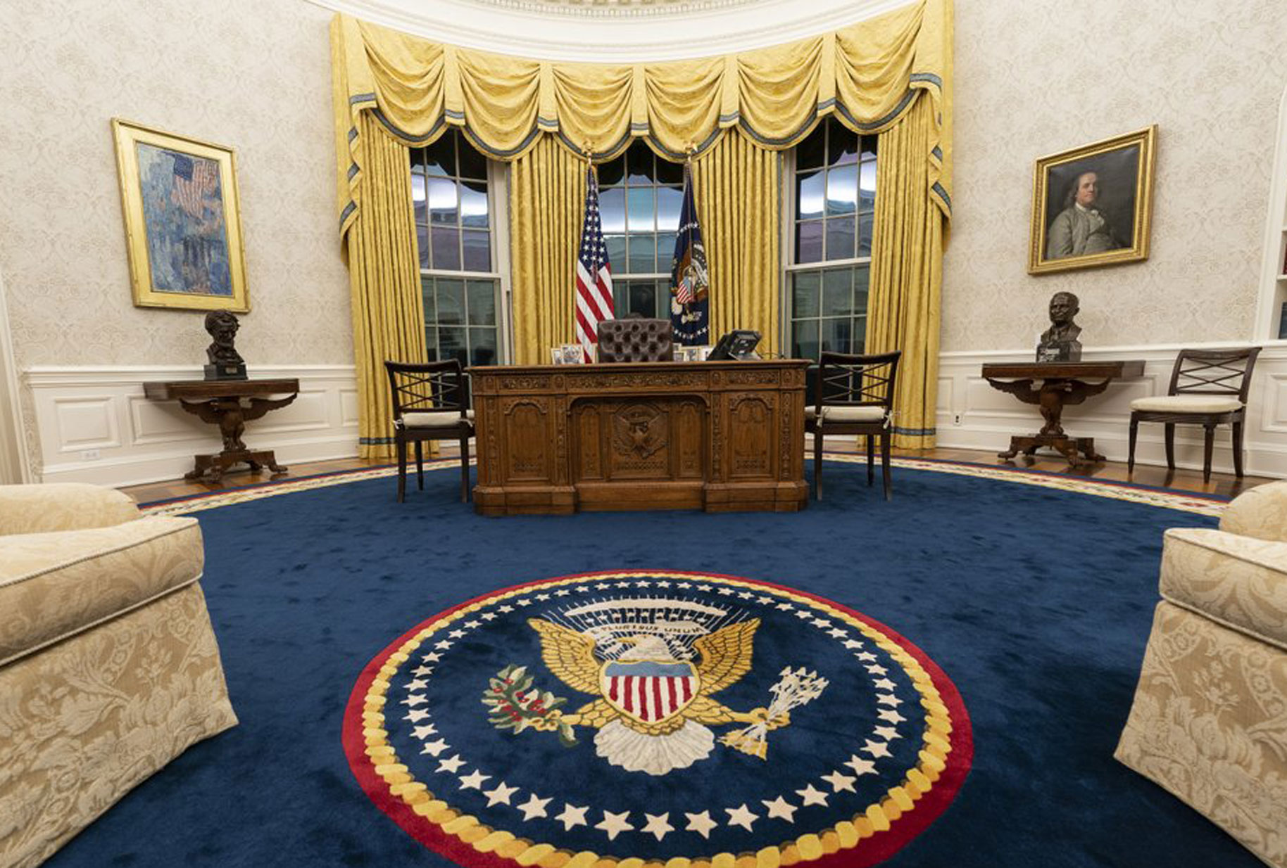 biden oval office decor