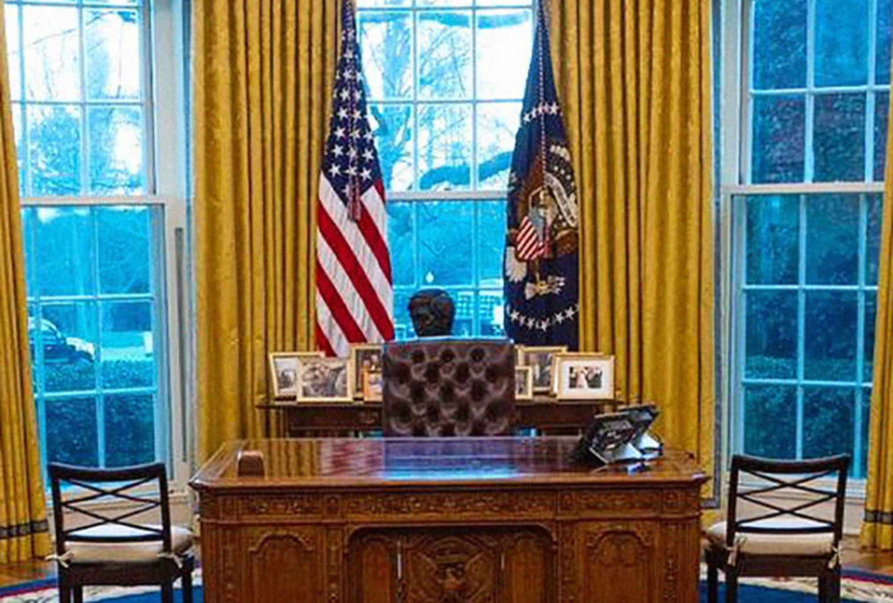 Kantor Trump vs Biden Oval