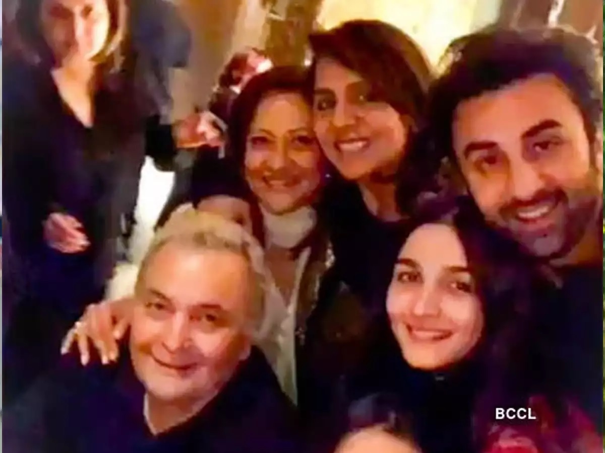 Neetu Kapoor Remembers Late Husband Rishi Kapoor Shares Their First Dance Video 