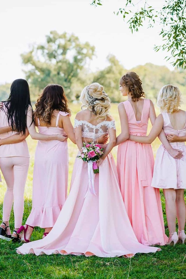 Woman Forces Her Bridesmaids To Sign Contract To Ban Them For Gaining Weight