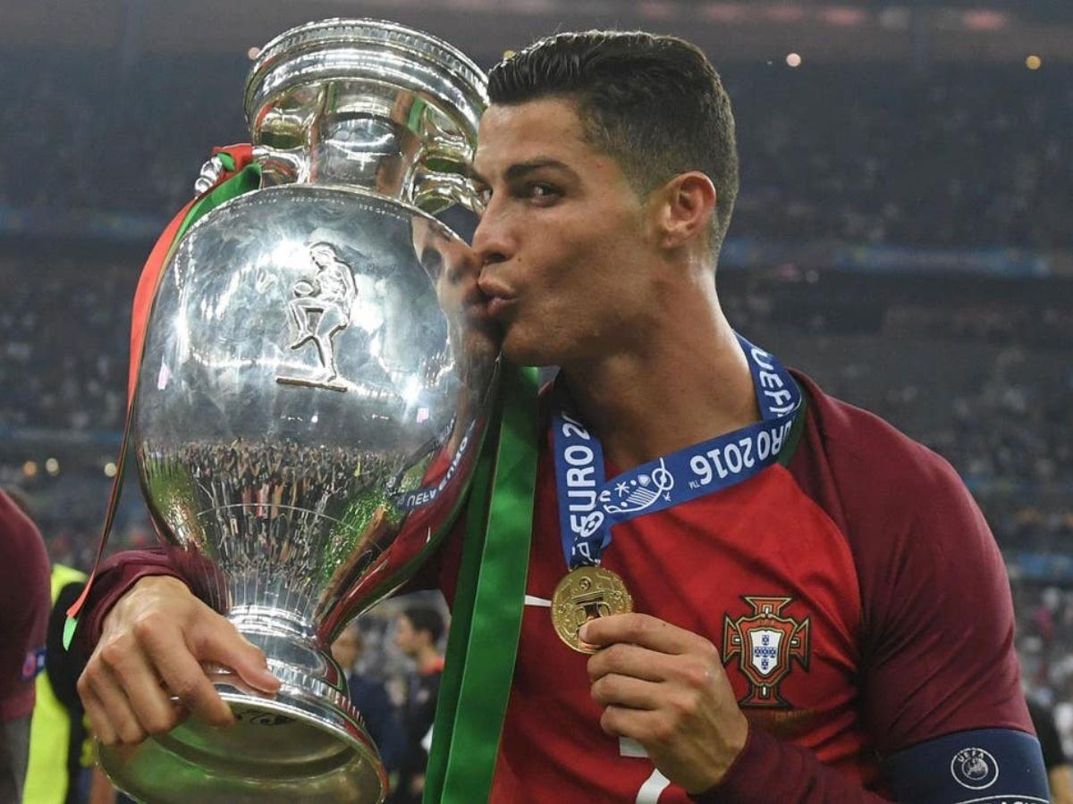Messi Trophies Vs Ronaldo Trophies