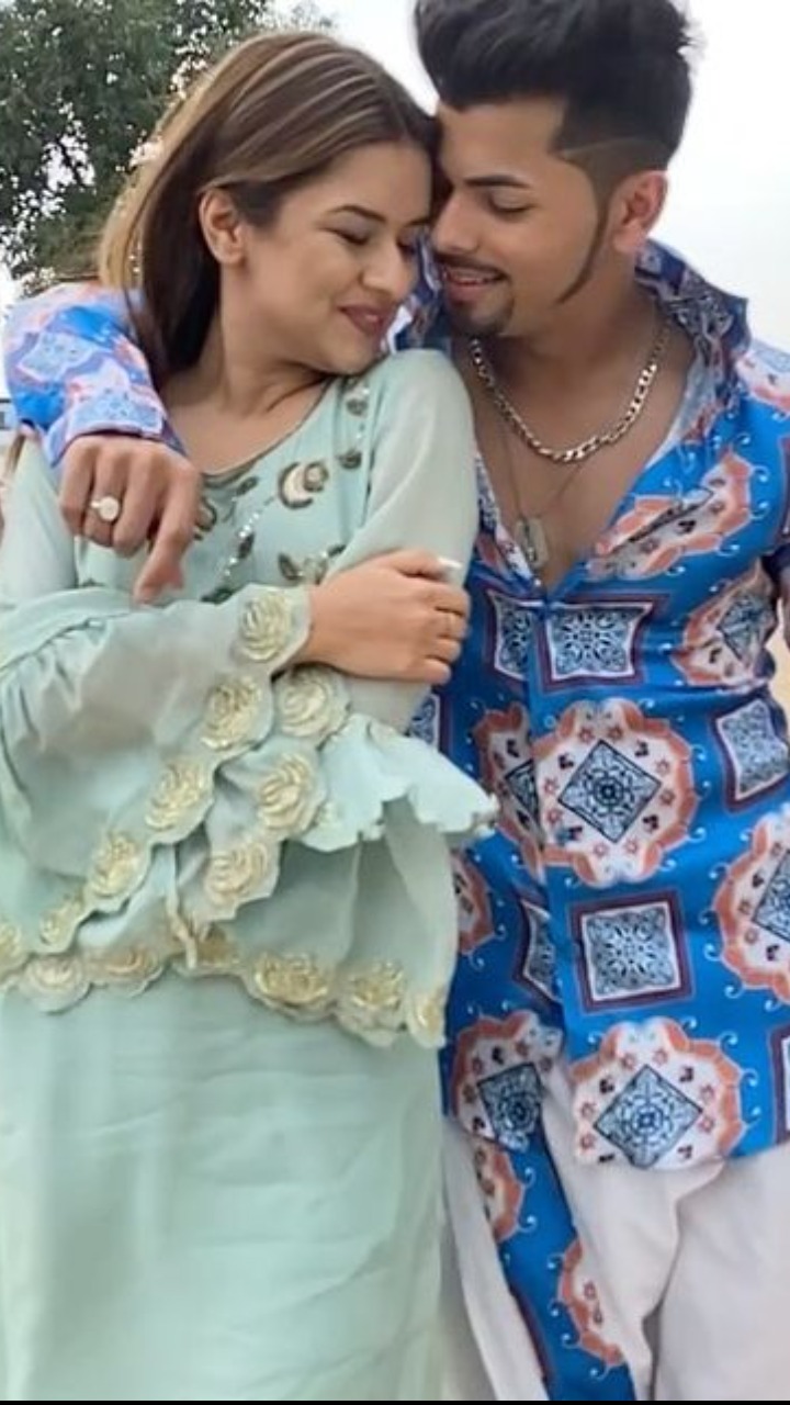 Avneet Kaur & Siddharth Nigam's Music Video