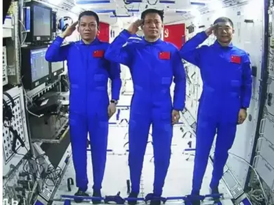 china spacewalk