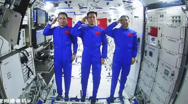 china spacewalk