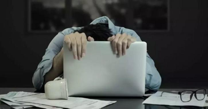 stressed computer worker