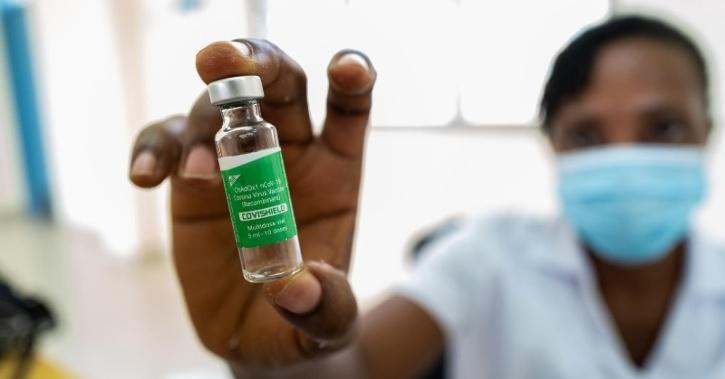 covishield vaccine in hand