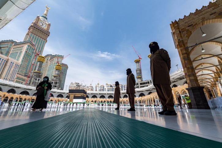 mecca-women