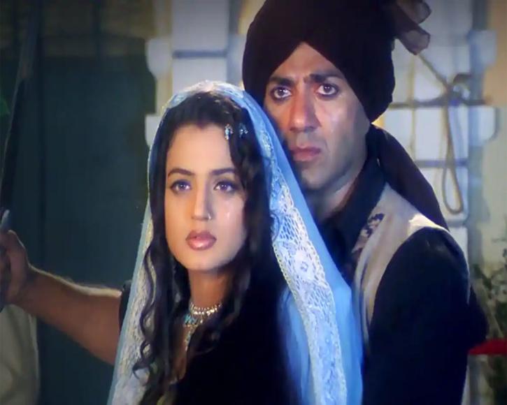 Sunny Deol and Ameesha Patel in Gadar / Twitter