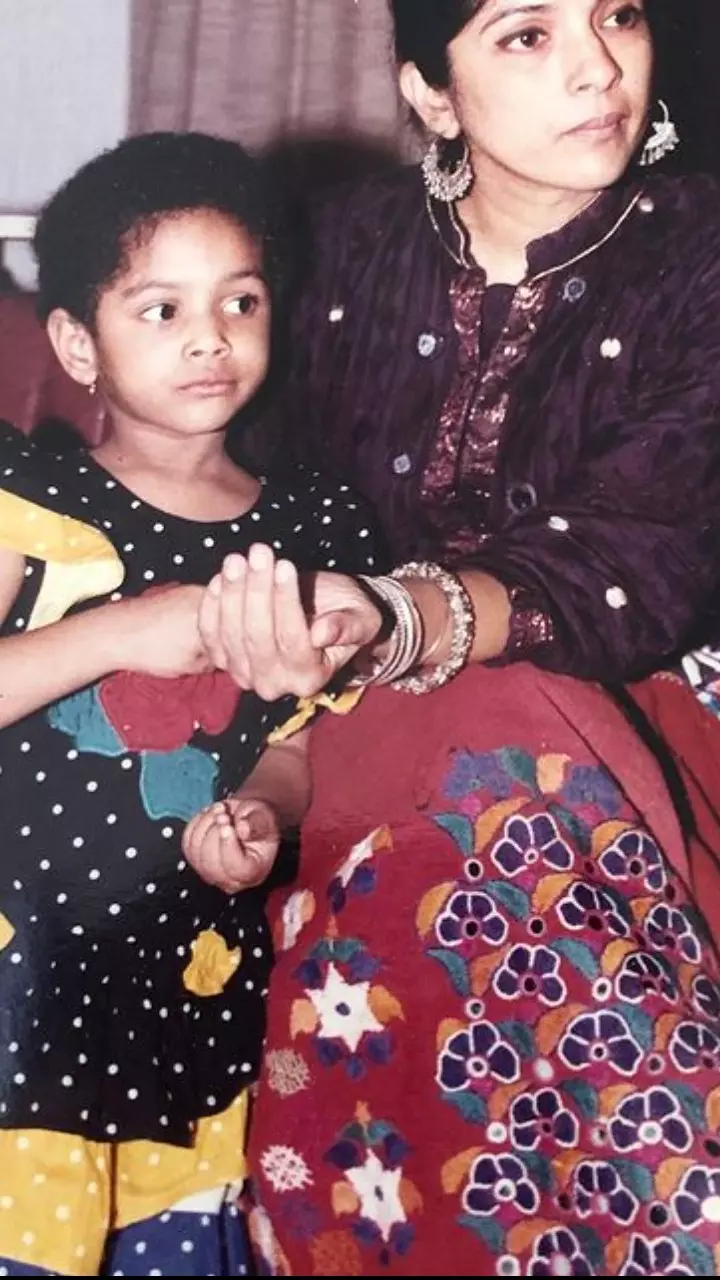 When Neena Gupta Was Asked To Wear Heavily Padded Bra By Subhash Ghai For  Choli Ke Peeche Kya Hai