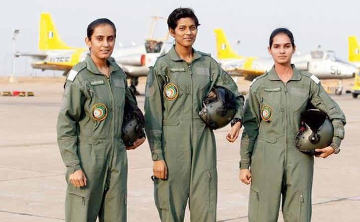 Avani Chaturvedi with other women pilot