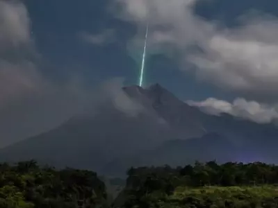 meteor shower indonesia
