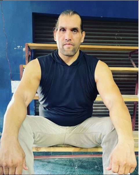 Netizens Make Bizarre Requests To The Great Khali