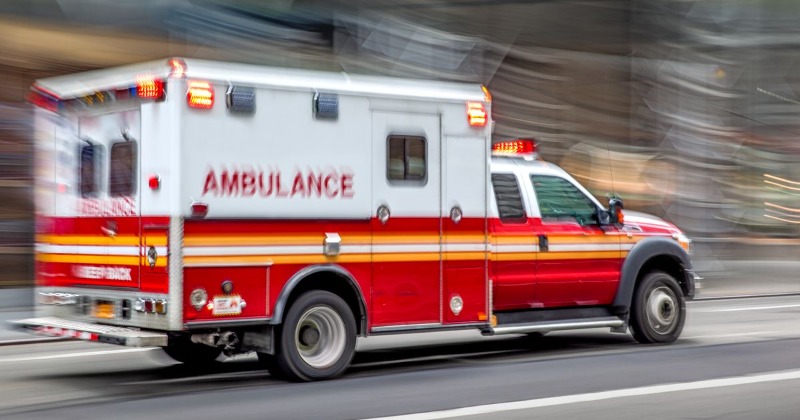 us-man-steals-ambulance-to-drive-himself-to-hospital-later-claims-he