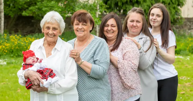 86 Year Old Woman Becomes One Of Uk S Only Great Great Great Grandmother