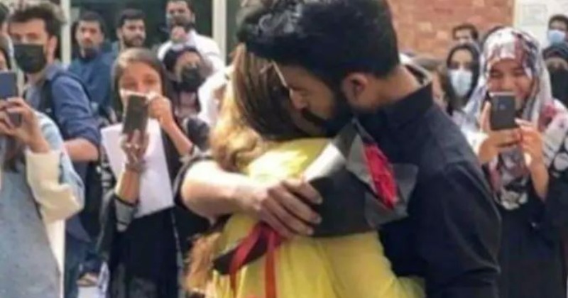 Girl proposes to boy on Lahore University campus, both students are kicked out