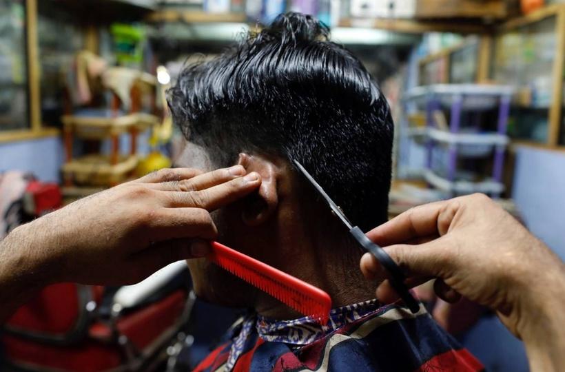 Pune Barber Uses Gold Razor Worth Rs 4 Lakhs