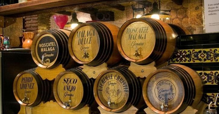 El licor robado pertenece a tres cervecerías locales, Heller, La Paloma y Palm, que contrataron buzos para enterrar su cerveza a fines del año pasado. 