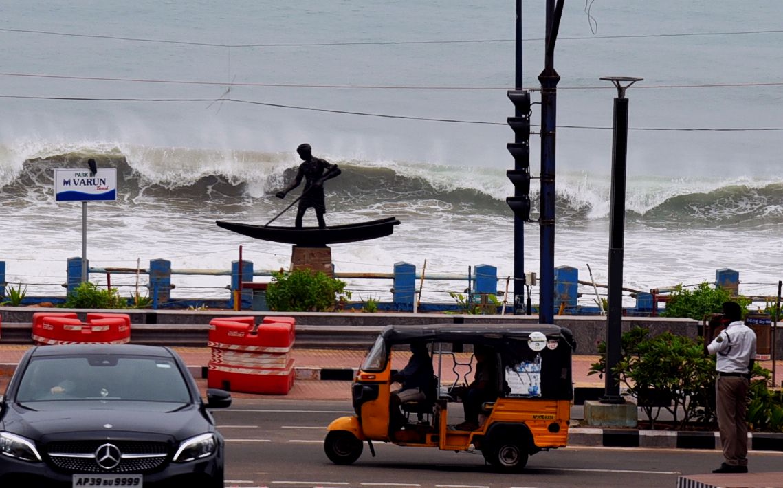 Cyclone Yaas Makes Landfall In Odisha With Wind Speed Of 130-140 Kmph ...