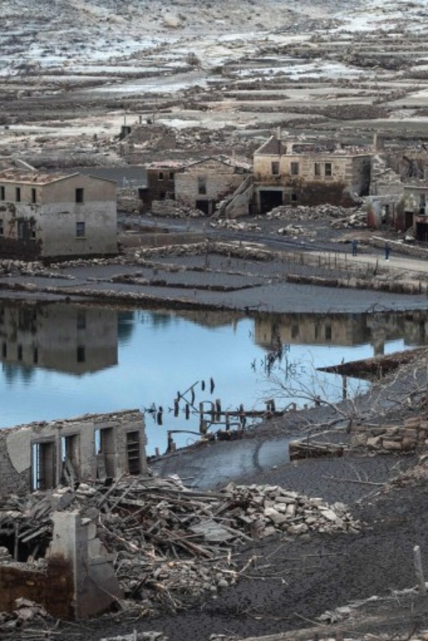 Aceredo: Abandoned Spanish Village That Was Submerged Reappears After Nearly 30 Years Underwater