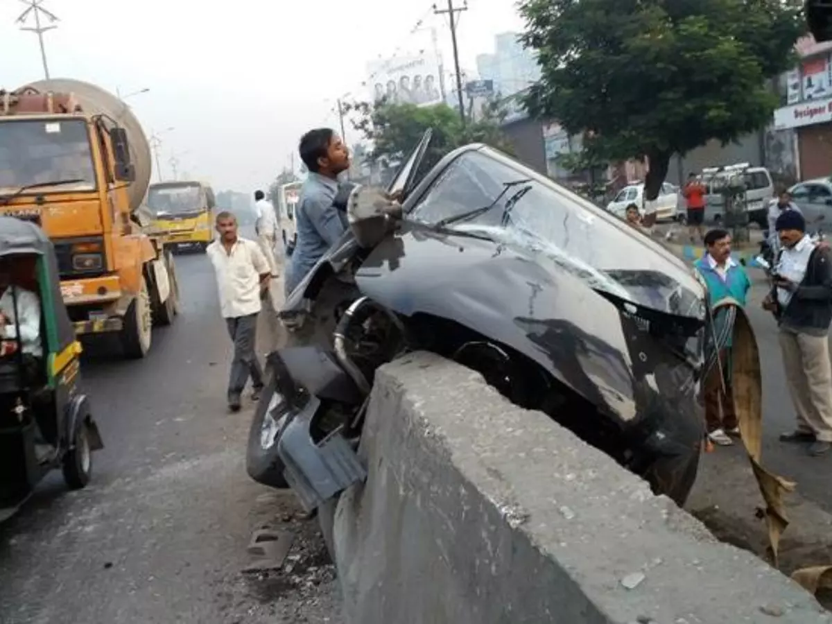 accident-615bf9e545b4e Indiatimes