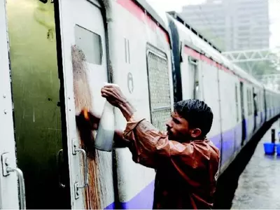 paan stains on trains