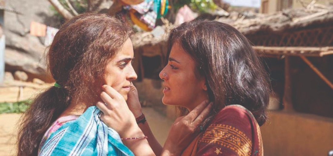 Pataakha movie online online