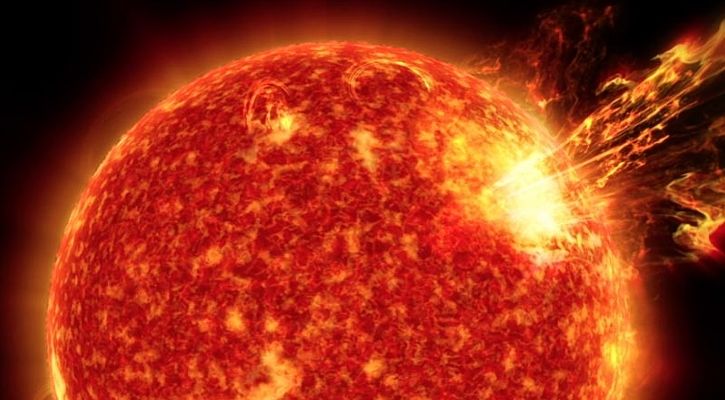 why-solar-storms-occur-how-to-protect-internet-life-on-earth-from