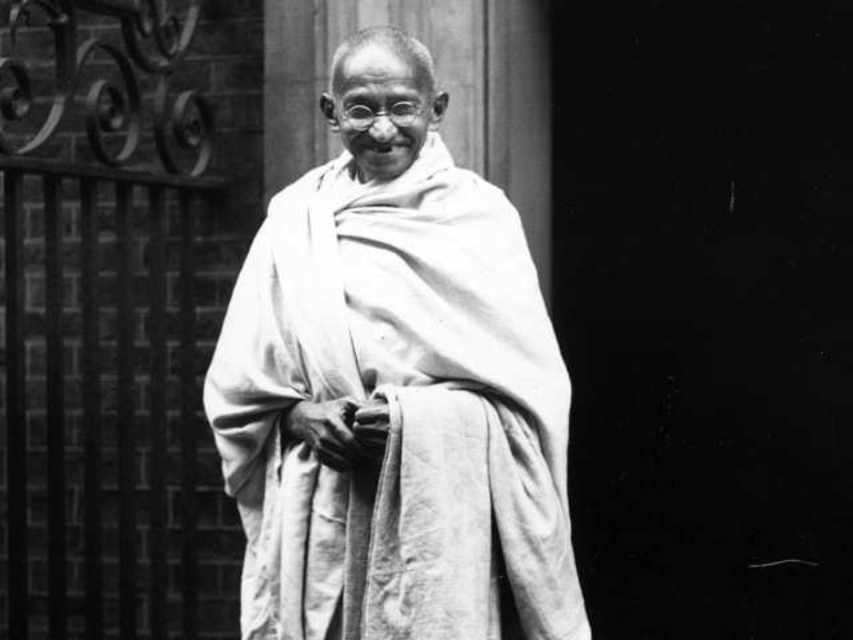 i-sat-and-shivered-what-gandhi-wrote-about-his-humiliating-night