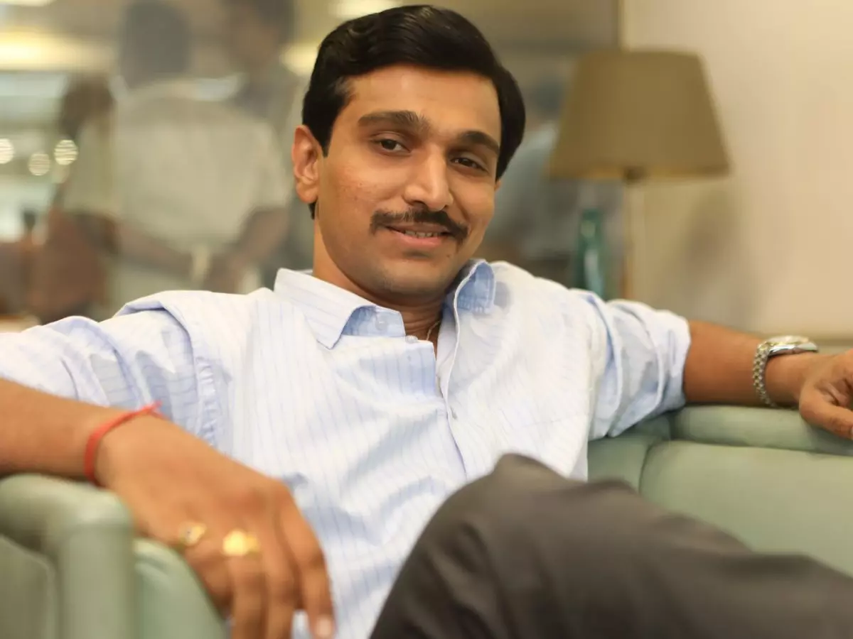 Scam 1992 Star Pratik Gandhi Talks About Financial Struggles Recalls His Entire Family Was Homeless In Mumbai Indiatimes