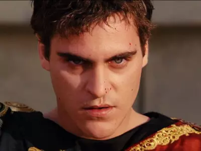 Commodus in Gladiator (Joaquin Phoenix) - Most Hated Villains